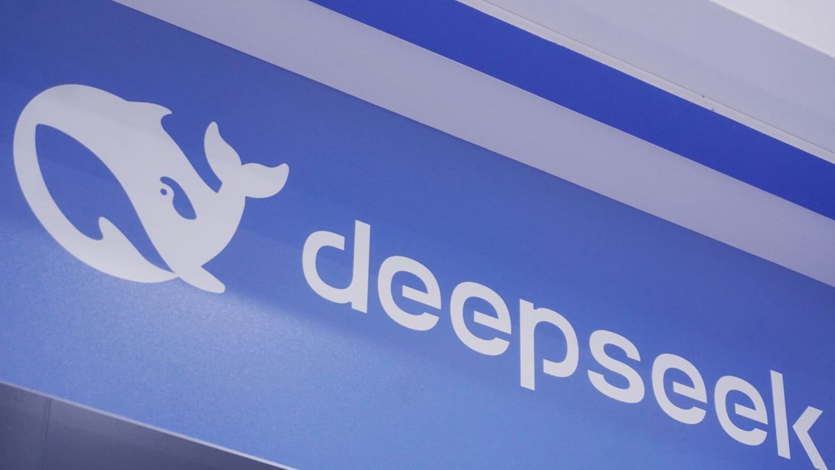 US orders DeepSeek AI removed from federal civilian systems
